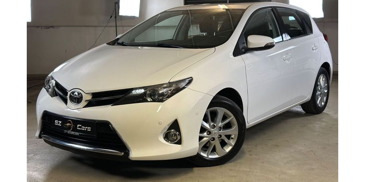 Toyota Auris 102.675 km 9.400 &euro; München 81677
