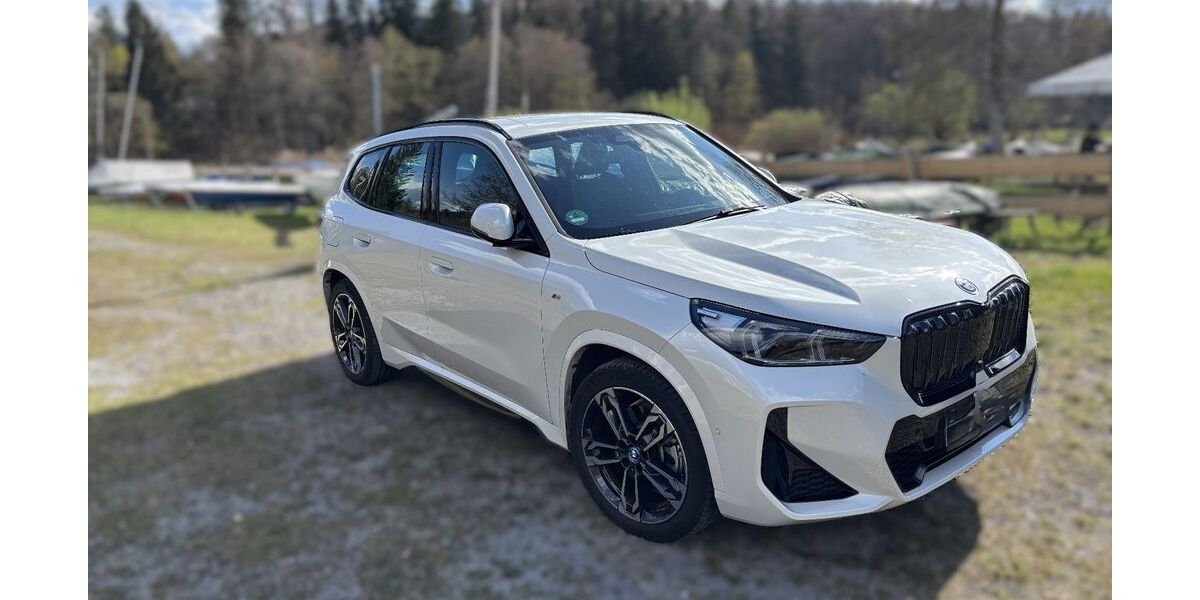 BMW iX1 30.000 km 45.000 &euro; München 81245