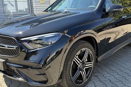 Mercedes-Benz GLC 300 9.500 km 66.900 &euro; München 81379
