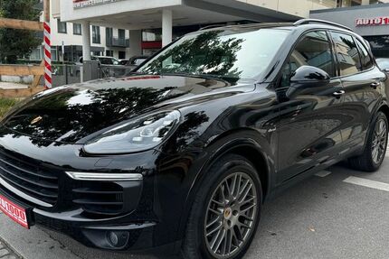 Porsche Cayenne 57.200 km 44.990 € München 81375