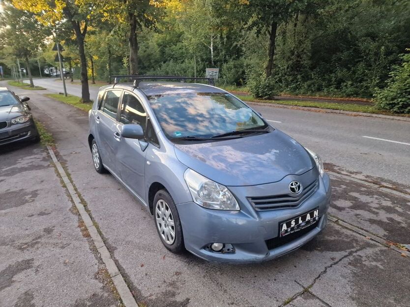 Toyota Verso 190.000 km 2.999 € MÜNCHEN 80995