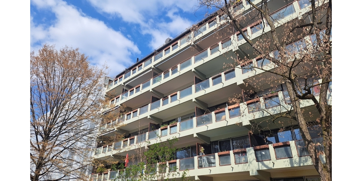 Helle 3-Zimmer-Wohnung in der obersten Etage in Neuhausen am Olympiapark-Süd - Etagenwohnung München Moosach | Angebot:25918911