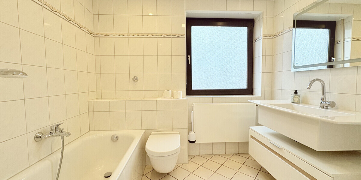 ***Sanierte Doppelhaushälfte mit Einliegerwohnung – Ruhig, familienfreundlich, bezugsbereit*** - Doppelhaushälfte München Pasing-Obermenzing | Angebot:25126180