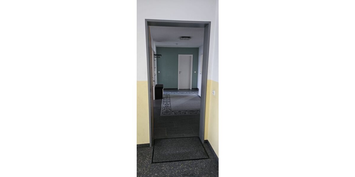 Provisionsfrei* (Von Privat) Charmante 4-Zimmer Wohnung mit Balkon sowie Außenstellplatz in Kirchheim bei München - Etagenwohnung Kirchheim bei München | Angebot:24356453
