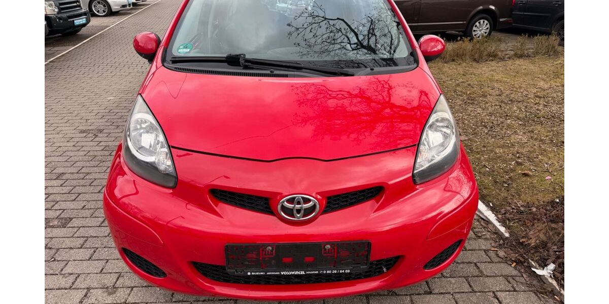 Toyota Aygo (X) 130.483 km 1.700 &euro; München OT Trudering-Riem 81825