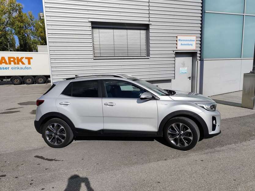 Kia Stonic 99.000 km 11.999 € München 81673