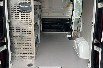 Opel Vivaro 65.595 km 14.900 &euro; München 81825