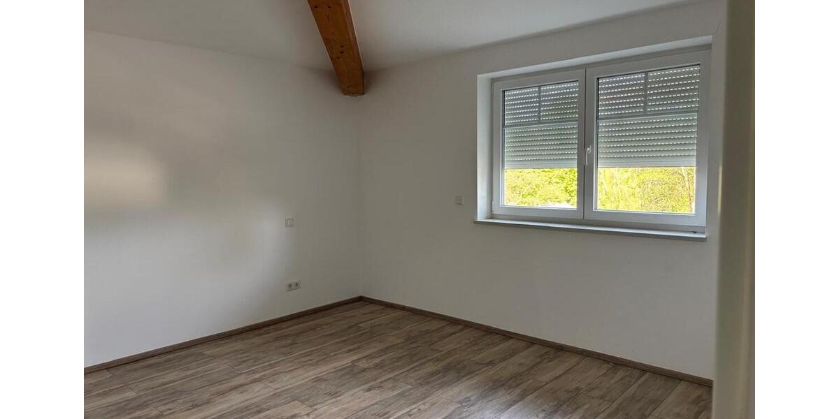 Dachgeschoßwohnung Gauting - 3 Zimmer, 129 m&sup2;, 1.800&euro; | Angebot:26645462