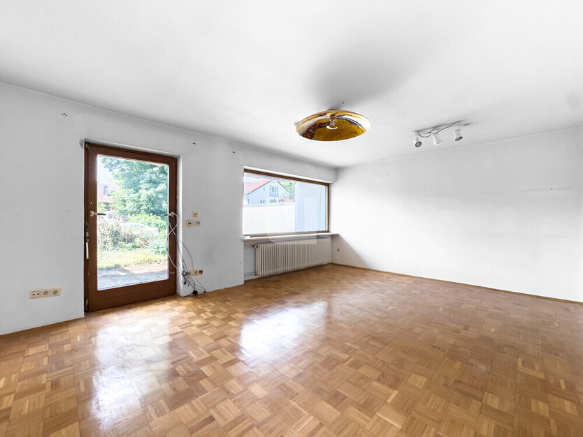 WINDISCH ImmobilieN - Sanierungsbedürftige DHH mit viel Potential in verkehrsberuhigter Straße