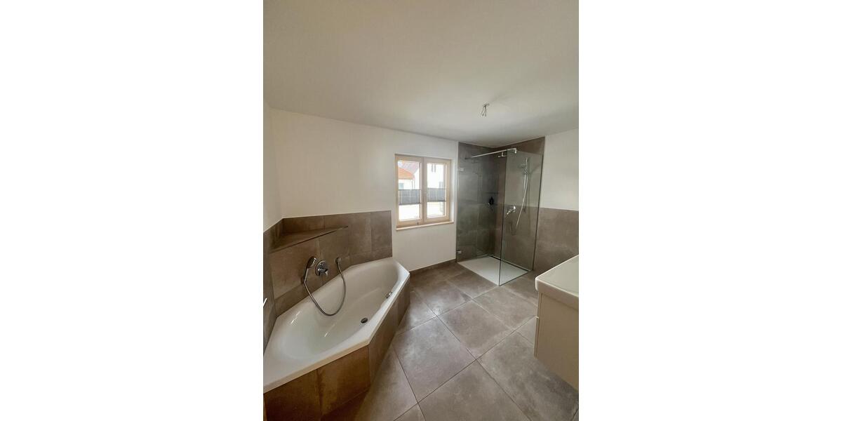 Etagenwohnung Markt Indersdorf - 4 Zimmer, 117 m&sup2;, 1.998&euro; | Angebot:26348736