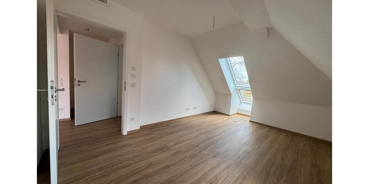 Dachgeschoßwohnung München Thalkirchen-Obersendling-Forstenried-Fürstenried-S - 2 Zimmer, 52 m&sup2;, 1.586&euro; | Angebot:26279394