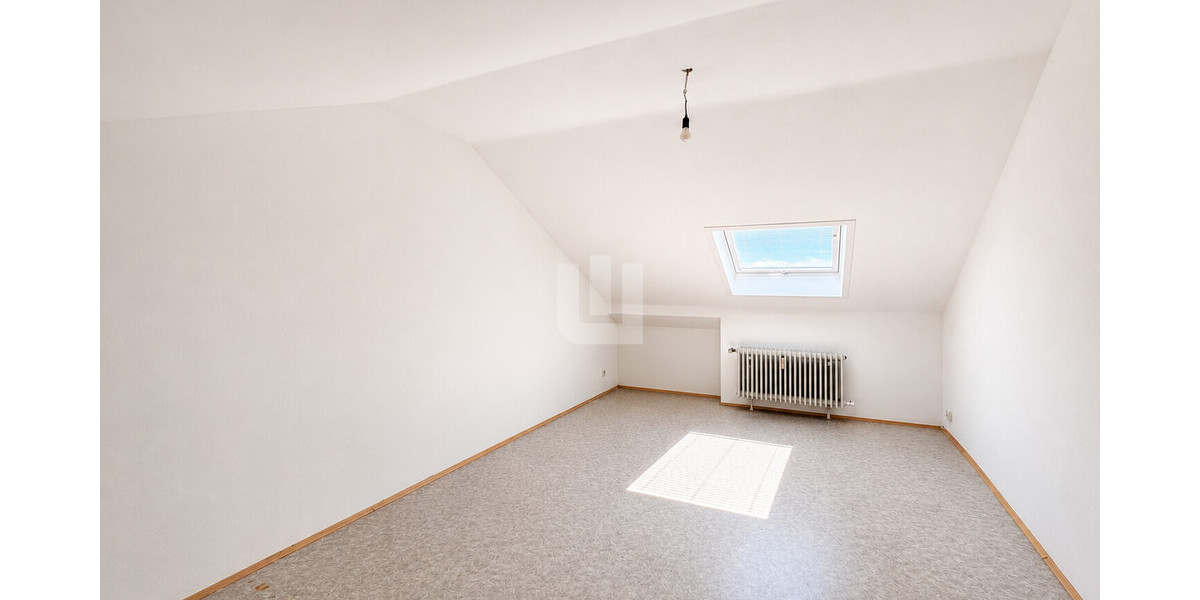 WINDISCH – Ideal für die große Familie – Großes Reihenhaus mit zwei separaten Wohnbereichen - frei! - Reihenmittelhaus Eichenau | Angebot:27329637