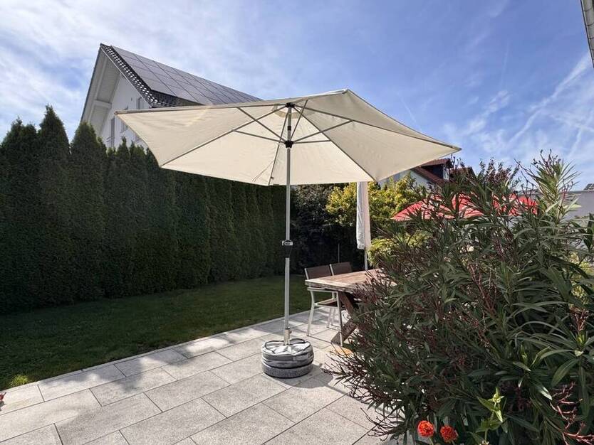 Moderne und große DHH mit Süd-West-Garten in Ortsrandlage Aschheim