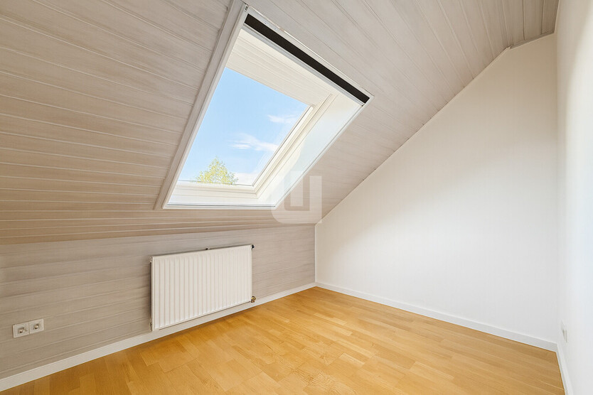 WINDISCH IMMOBILIEN - Gut geschnittene 2,5-Zimmer - Dachgeschosswohnung, zentral & ruhig gelegen! 3 zimmer