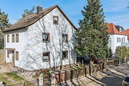 Haus zum Kaufen in München 890.000 € 171.86 m² 8 zimmer