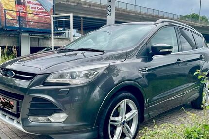 Ford Kuga 154.000 km 9.700 &euro; München 81825