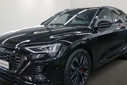 Audi Q8 e-tron 16.001 km 55.990 € München 81827