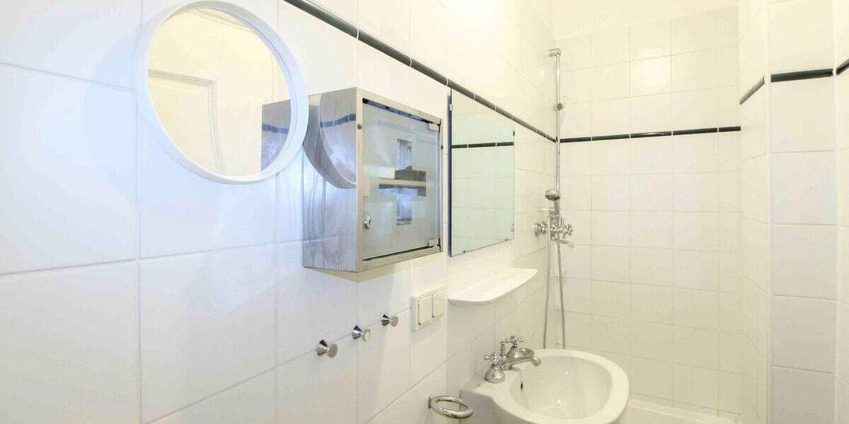 Charmante 3-Zimmer-Altbauwohnung mit Süd-Balkon in München! 3 zimmer