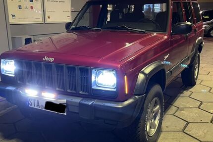 Jeep Cherokee 129.548 km 26.800 &euro; Gauting 82131