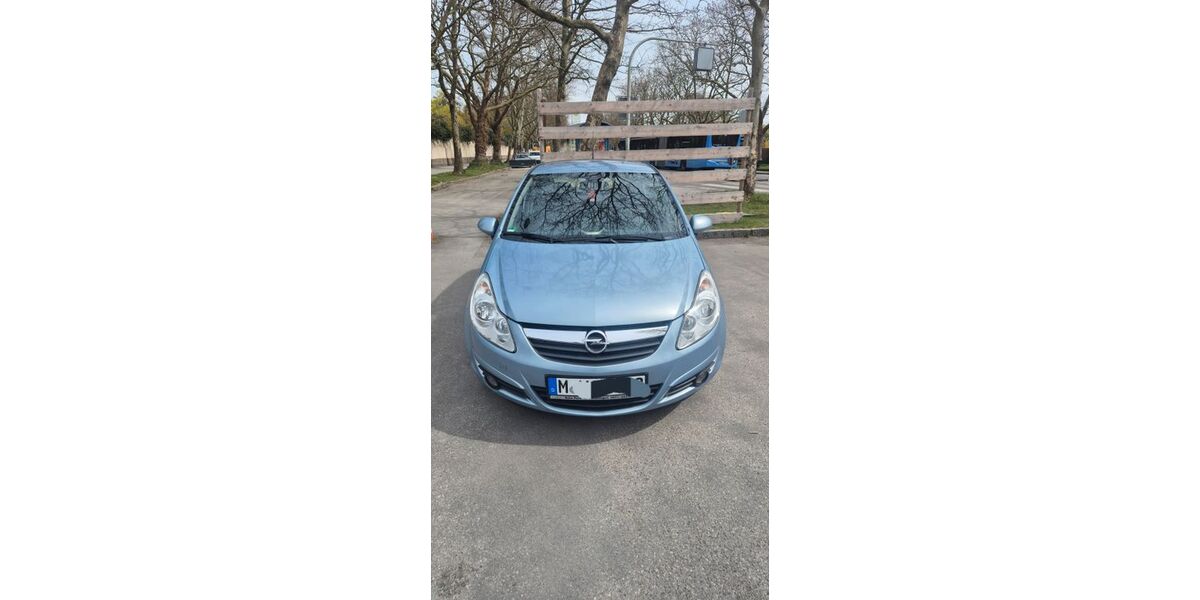 Opel Corsa 140.200 km 2.590 &euro; München 80637