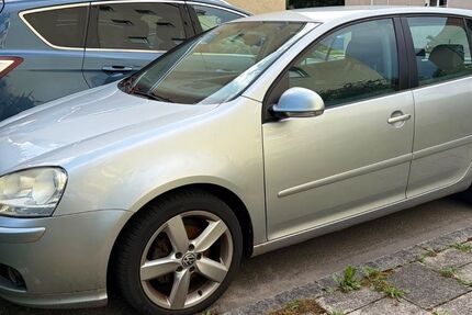 VW Golf 140.000 km 2.999 &euro; Markt Schwaben 85570