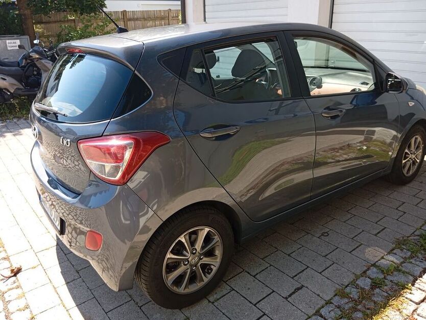 i10