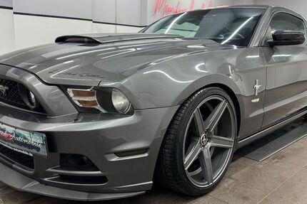 Ford Mustang 123.555 km 19.900 &euro; München 81243