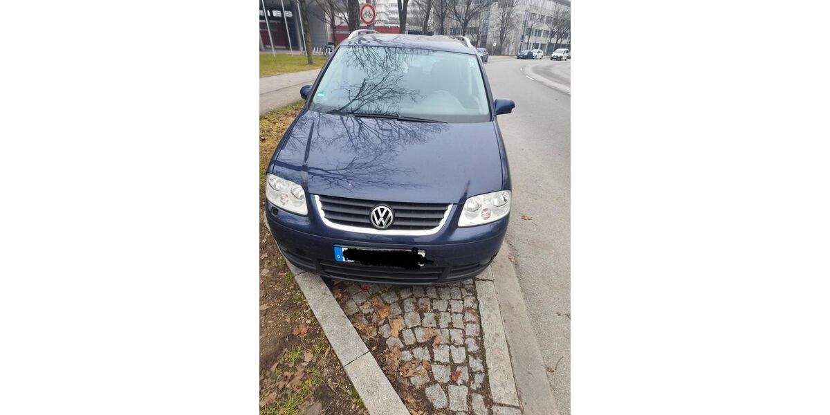 VW Touran 158.250 km 4.200 &euro; München 81737