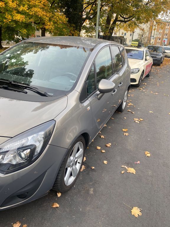 Opel Meriva 83.500 km 6.900 € München 81667