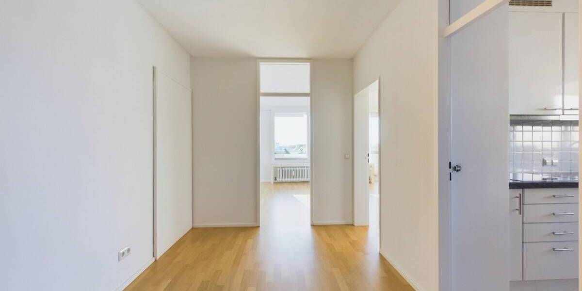 Etagenwohnung München Bogenhausen - 3 Zimmer, 93 m&sup2;, 2.200&euro; | Angebot:26487108