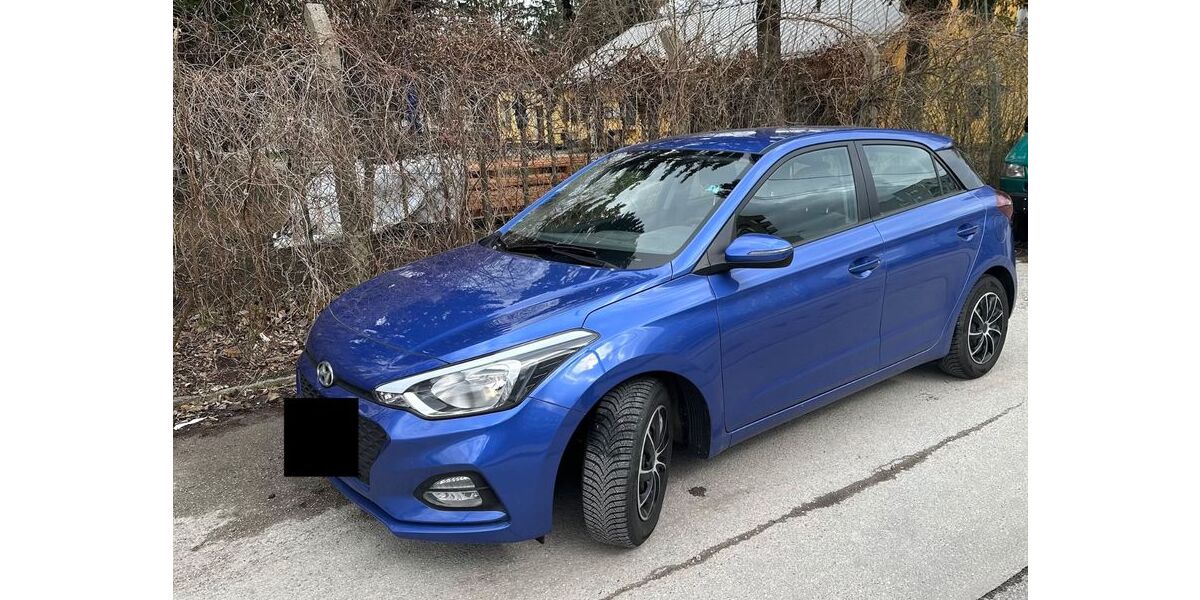 Hyundai i20 107.034 km 8.000 &euro; München 80637