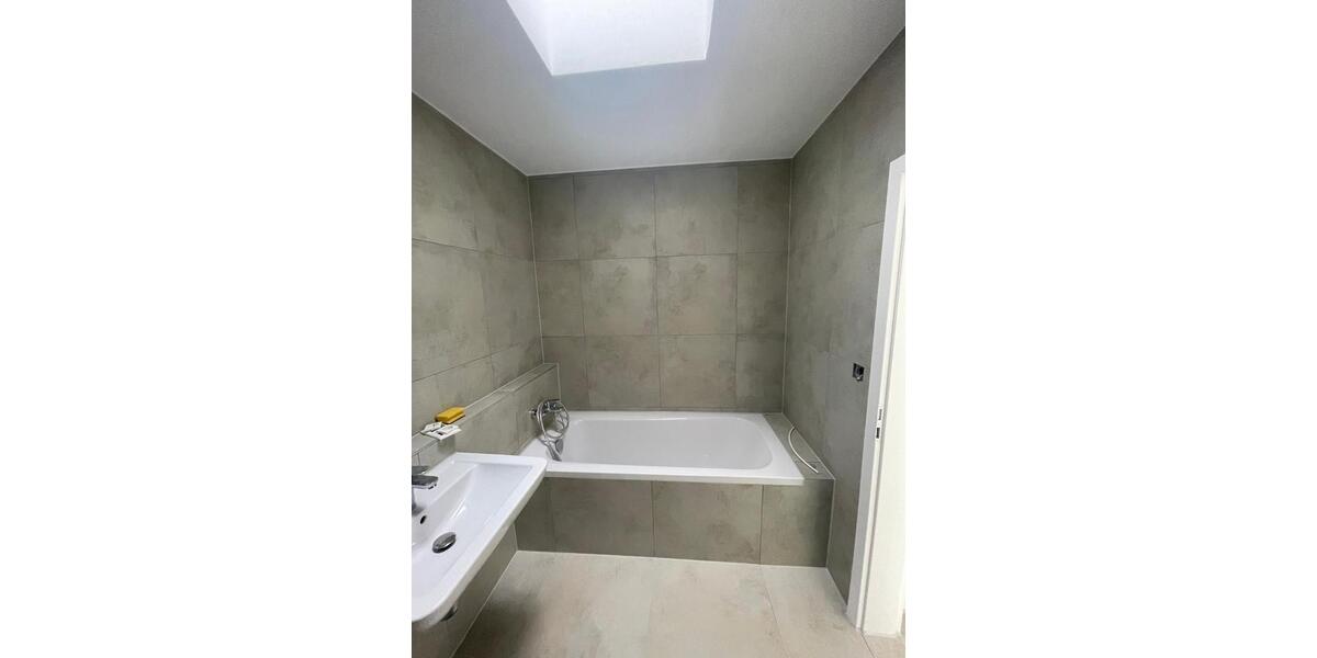Dachgeschoßwohnung Germering - 2.5 Zimmer, 87 m&sup2;, 1.780&euro; | Angebot:26413582