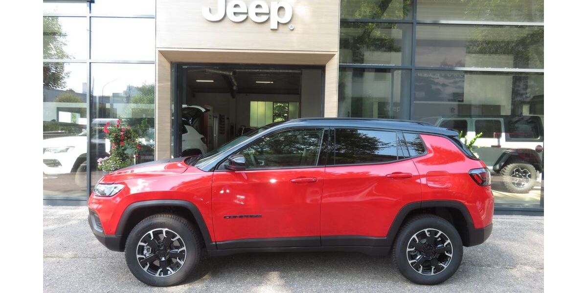 Jeep Compass 1.001 km 32.910 &euro; Gröbenzell 82194