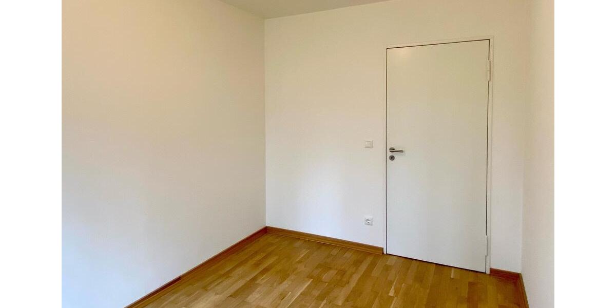 Erdgeschoßwohnung München Ramersdorf-Perlach - 4 Zimmer, 97 m&sup2;, 1.900&euro; | Angebot:26278127