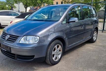 VW Touran 291.334 km 1.799 &euro; Fürstenfeldbruck 82256