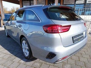 Kia Ceed SW / ceed SW CEED SW 1.5T 140 DCT7 VIS KOMF+ 15.787 km 23.490 € Höhenkirchen-Siegertsbrun 85635