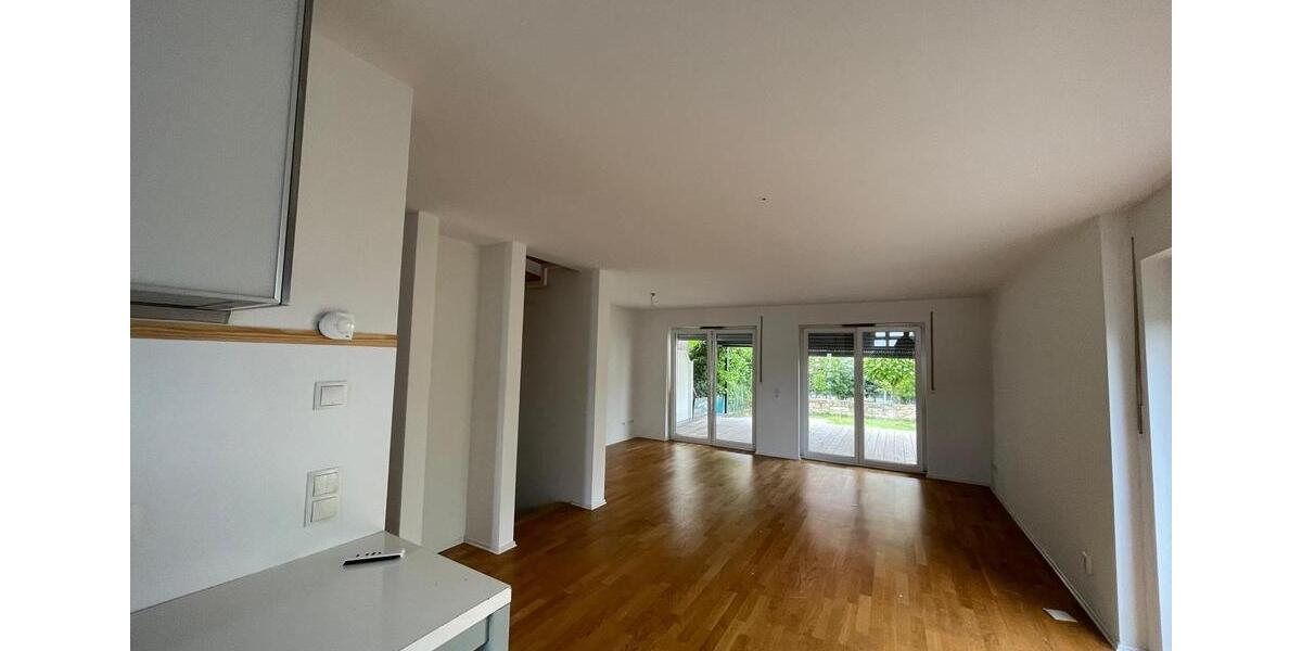 Reihenhaus Puchheim - 5 Zimmer, 128 m&sup2;, 2.335&euro; | Angebot:25382087