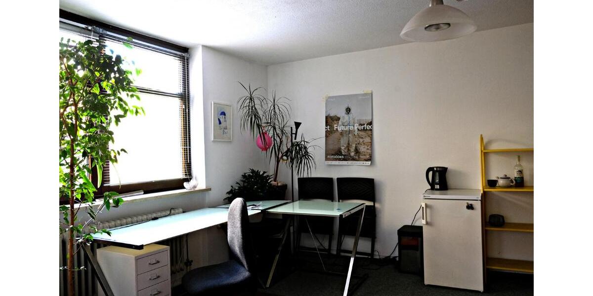 Möbliertes, helles, 23qm-großes Zimmer mit Balkon im grünen, ruhi 1 zimmer