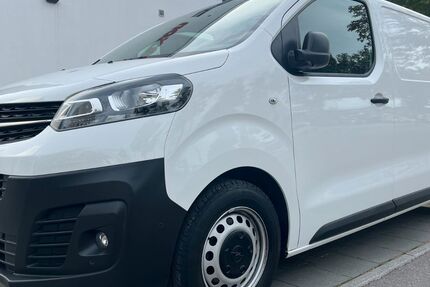 Opel Vivaro 159.155 km 13.450 &euro; München 81825