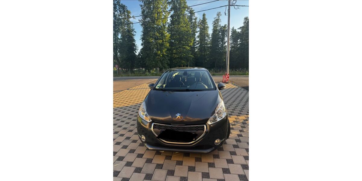Peugeot 208 90.000 km 5.200 &euro; München 81669