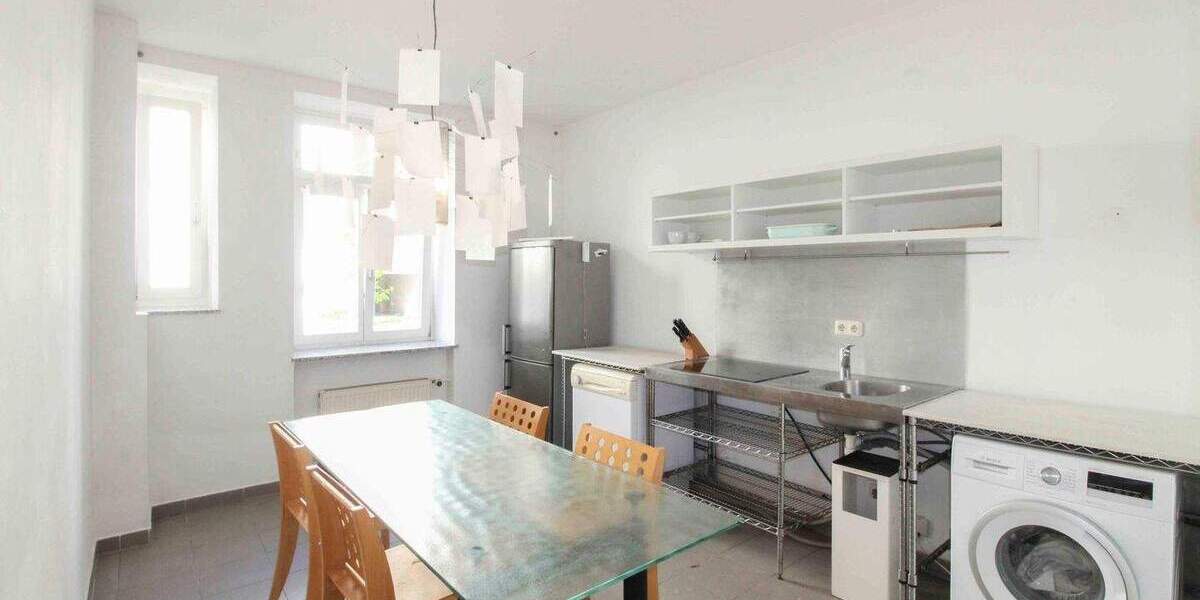 Charmante 3-Zimmer-Altbauwohnung mit Süd-Balkon in München! 3 zimmer