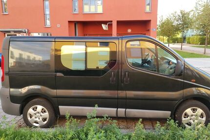 Opel Vivaro 68.950 km 10.400 € Regensburg 93059