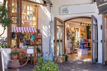 Einzelhandel in München 1.768 € 61 m² zimmer