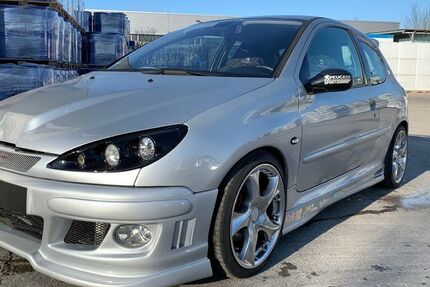 Peugeot 206 112.000 km 9.800 &euro; München 81669