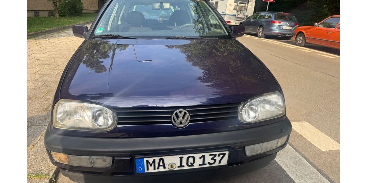 VW Golf 223.000 km 950 &euro; München 81539