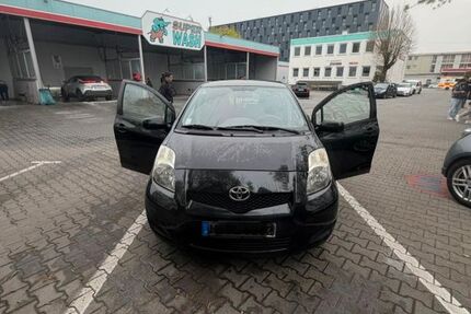 Toyota Yaris 151.000 km 3.349 &euro; München 80686