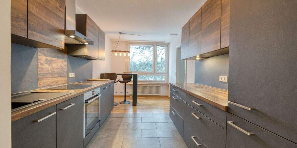 Familienfreundliche 3-Zimmer-Wohnung, Innenhoflage & TG-Stellplatz - modernisiert & sofort verfügbar 3 zimmer