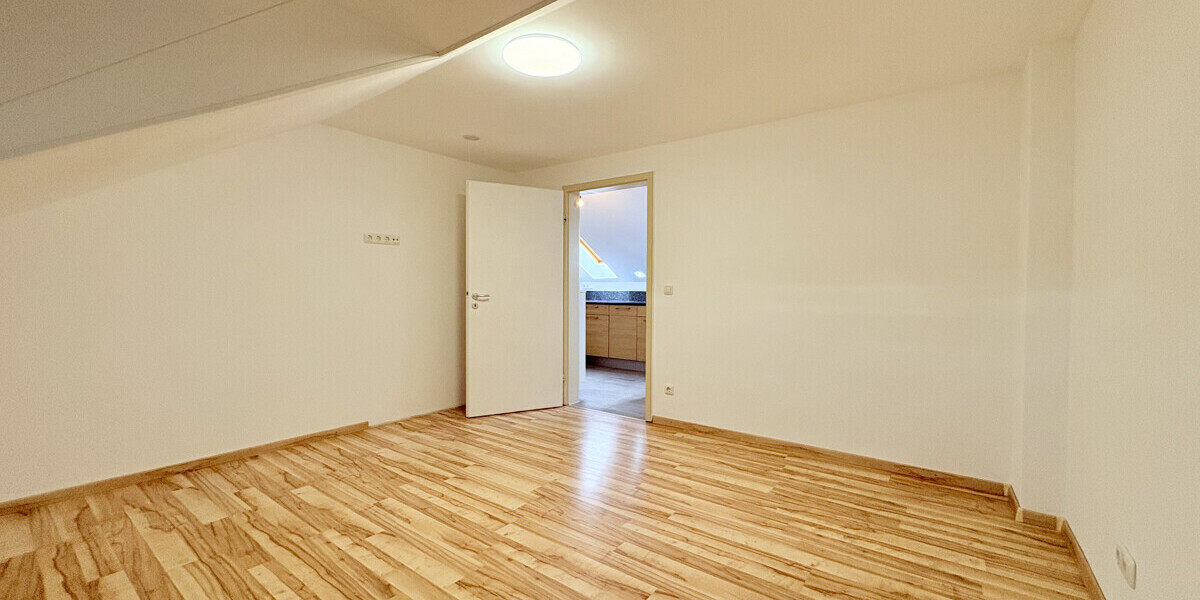 ***Attraktives 2-Familienhaus in ruhiger Lage – ideal für Familien oder Generationenwohnen*** - Zweifamilienhaus München Pasing-Obermenzing | Angebot:25853824