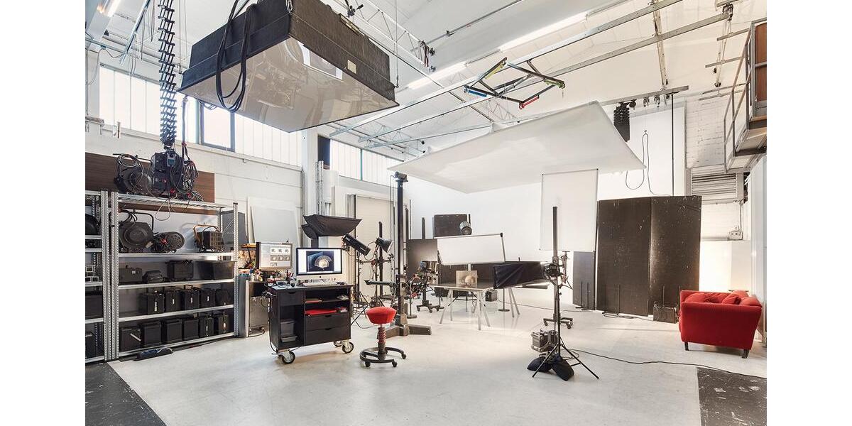 Fotostudio im Münchner Norden – flexible Tagesmiete + Equipment zimmer