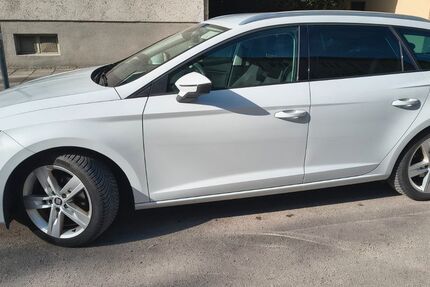Seat Leon 92.850 km 14.900 &euro; München 80637